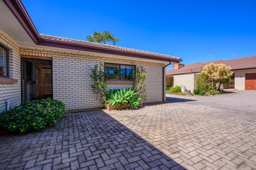 3 Bedroom Property for Sale in Summerstrand Eastern Cape